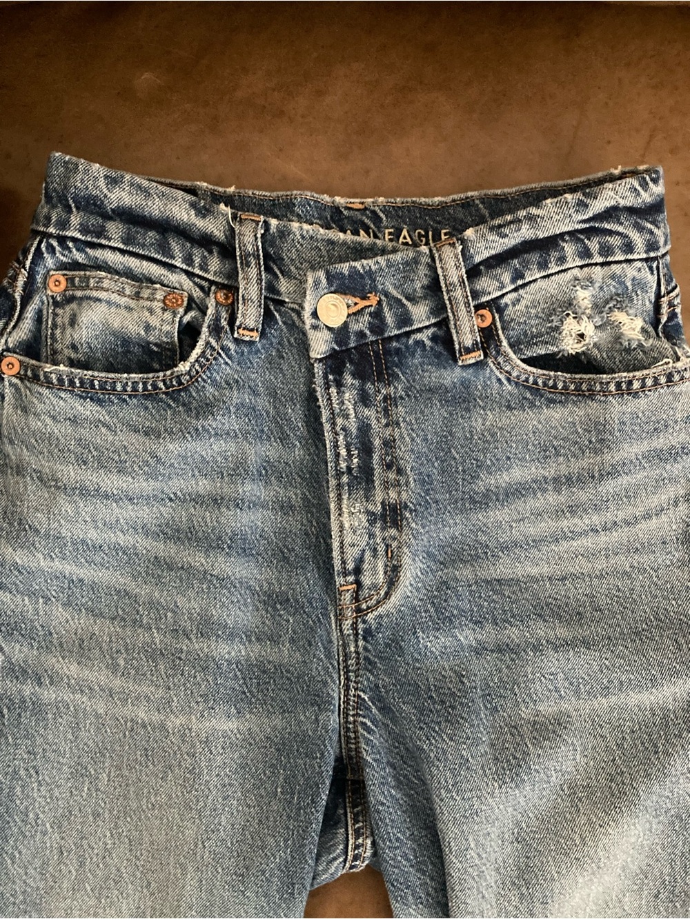 American Eagle Crossover Waist Mom Jeans Medium Wash Size 4 Regular